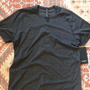 Lululemon Mens T-shirt NWT